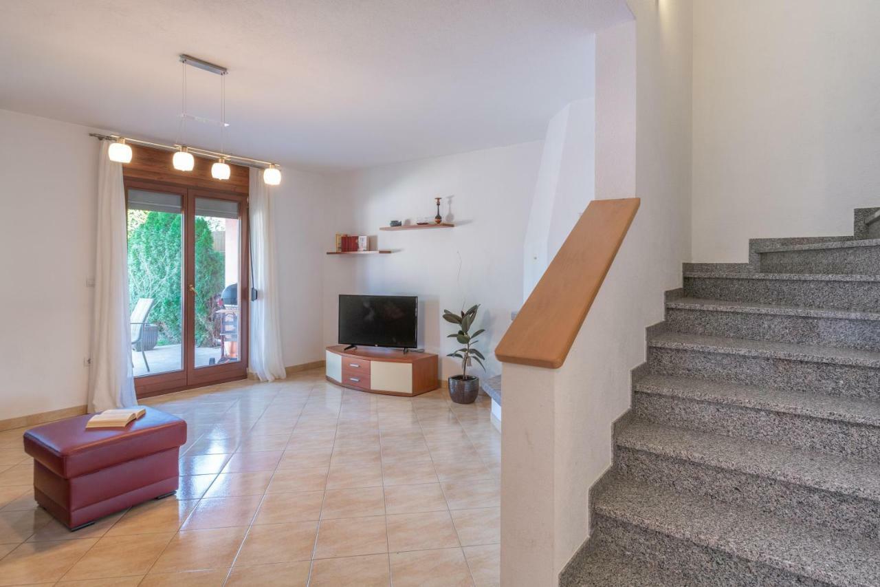 Ferienhaus Mary Liznjan Bagian luar foto